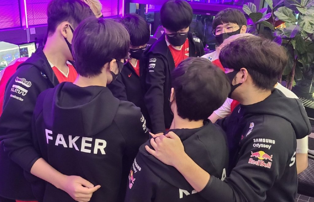 0年的四队 0年的四队